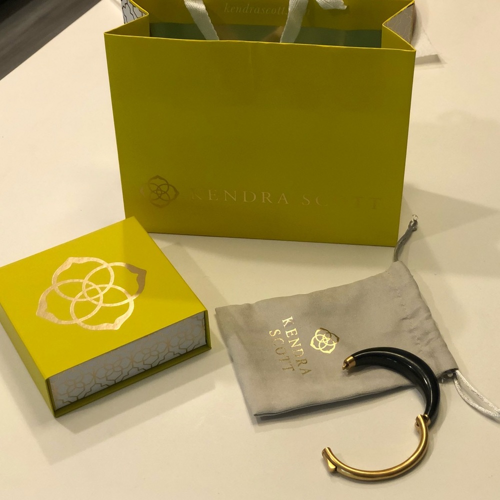 Kendra Scott bangle